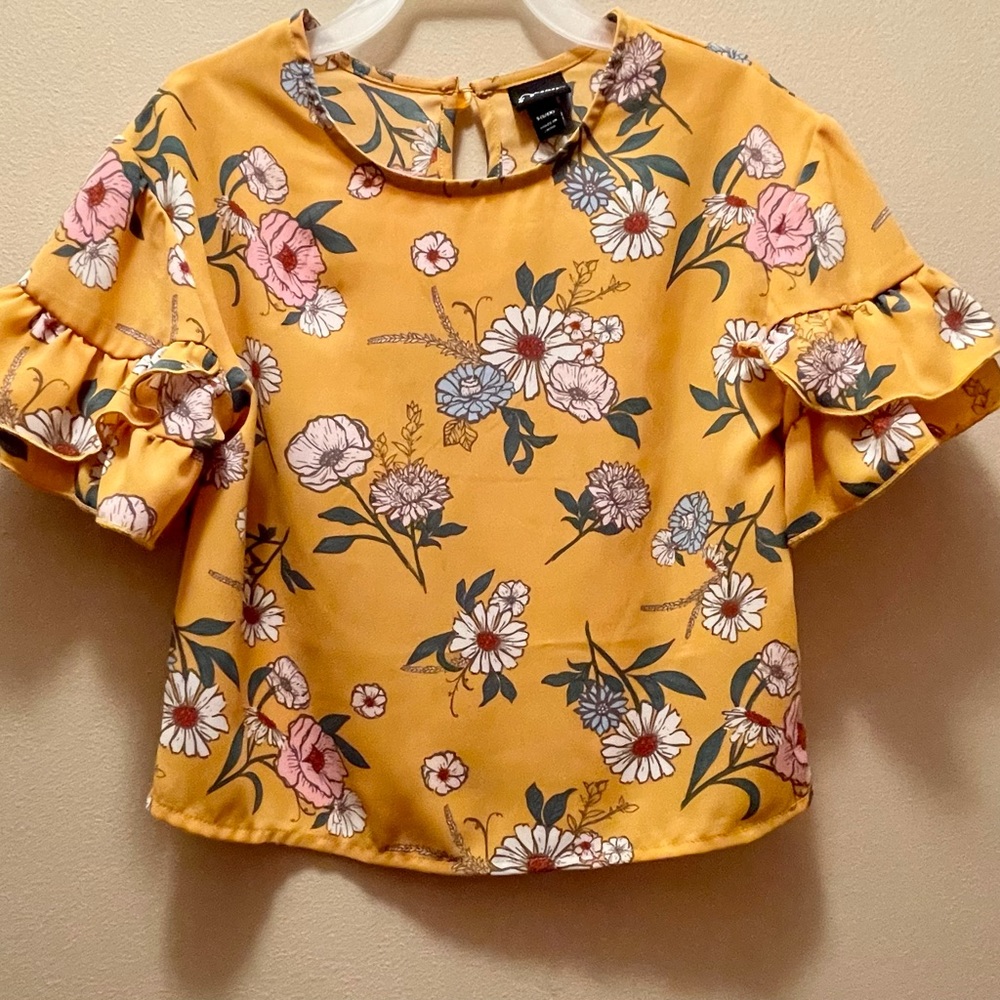 Little Girl’s Top sz 6